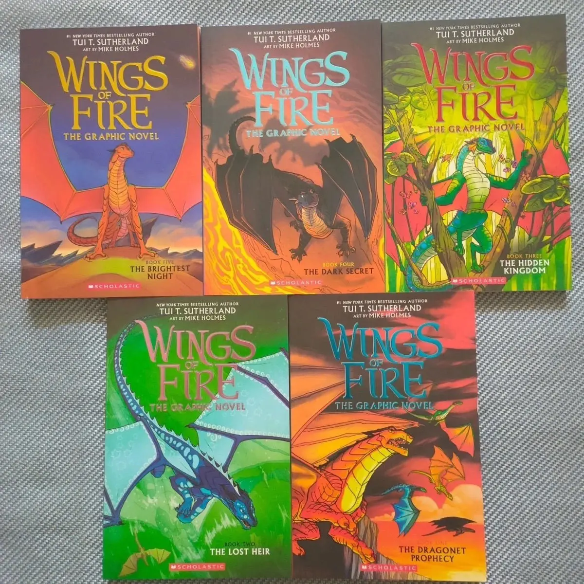 

Wings of Fire Comics Edition 1-5 English fantasy adventure story book