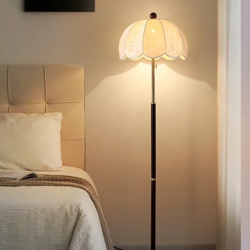 

SANDYHA Vintage Solid Wood Floor Lamp for Living Room and Bedroom Decorative LED Lighting Fixture Ideal for Indoor Use Elegant