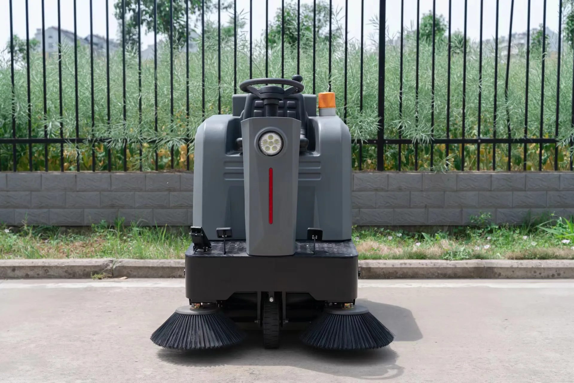 1350 balayeuse électrique