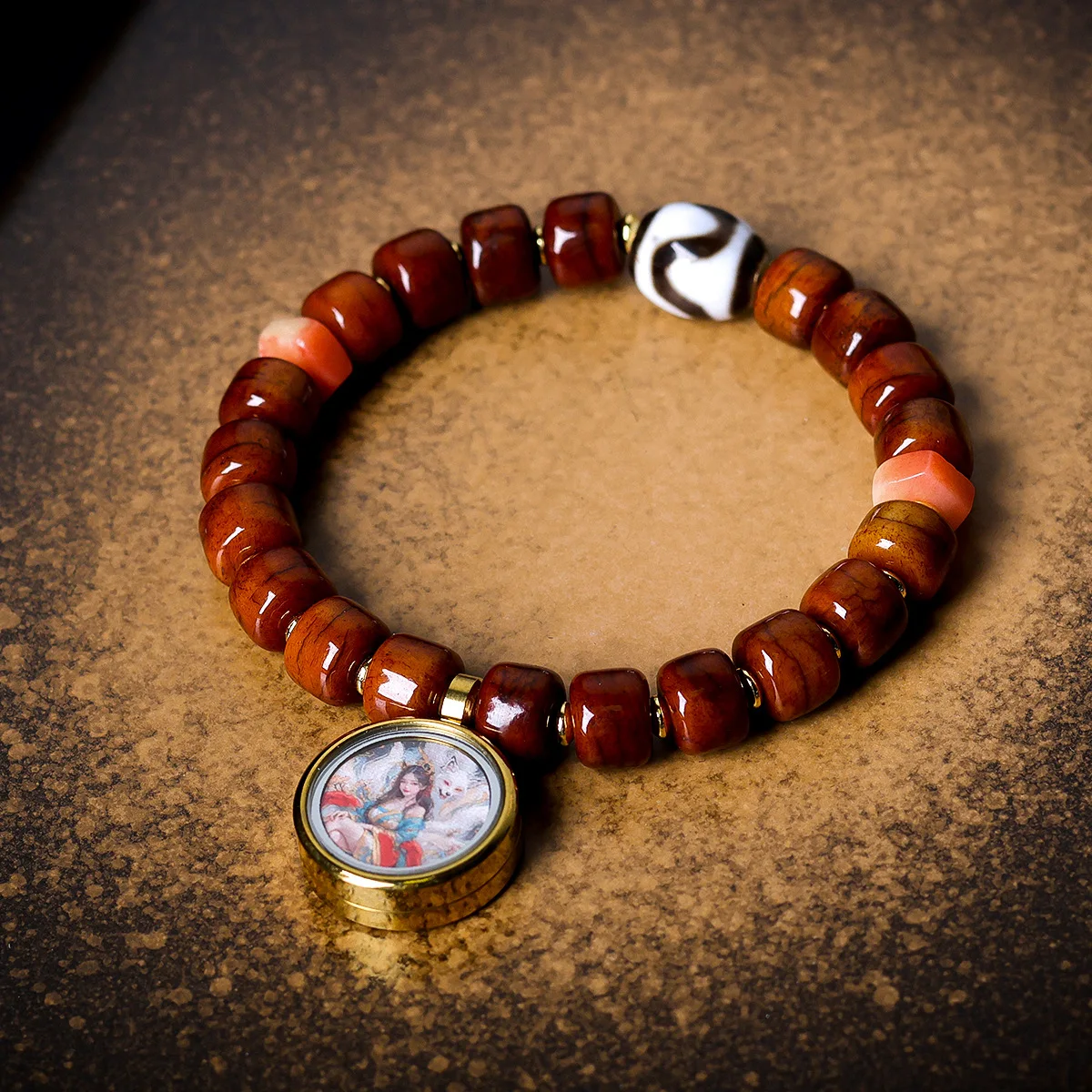 

Tibetan Bone Tiger Teeth Tianzhu Bracelet Original Cultural Play Nine Tailed Fox Tangka Bracelet