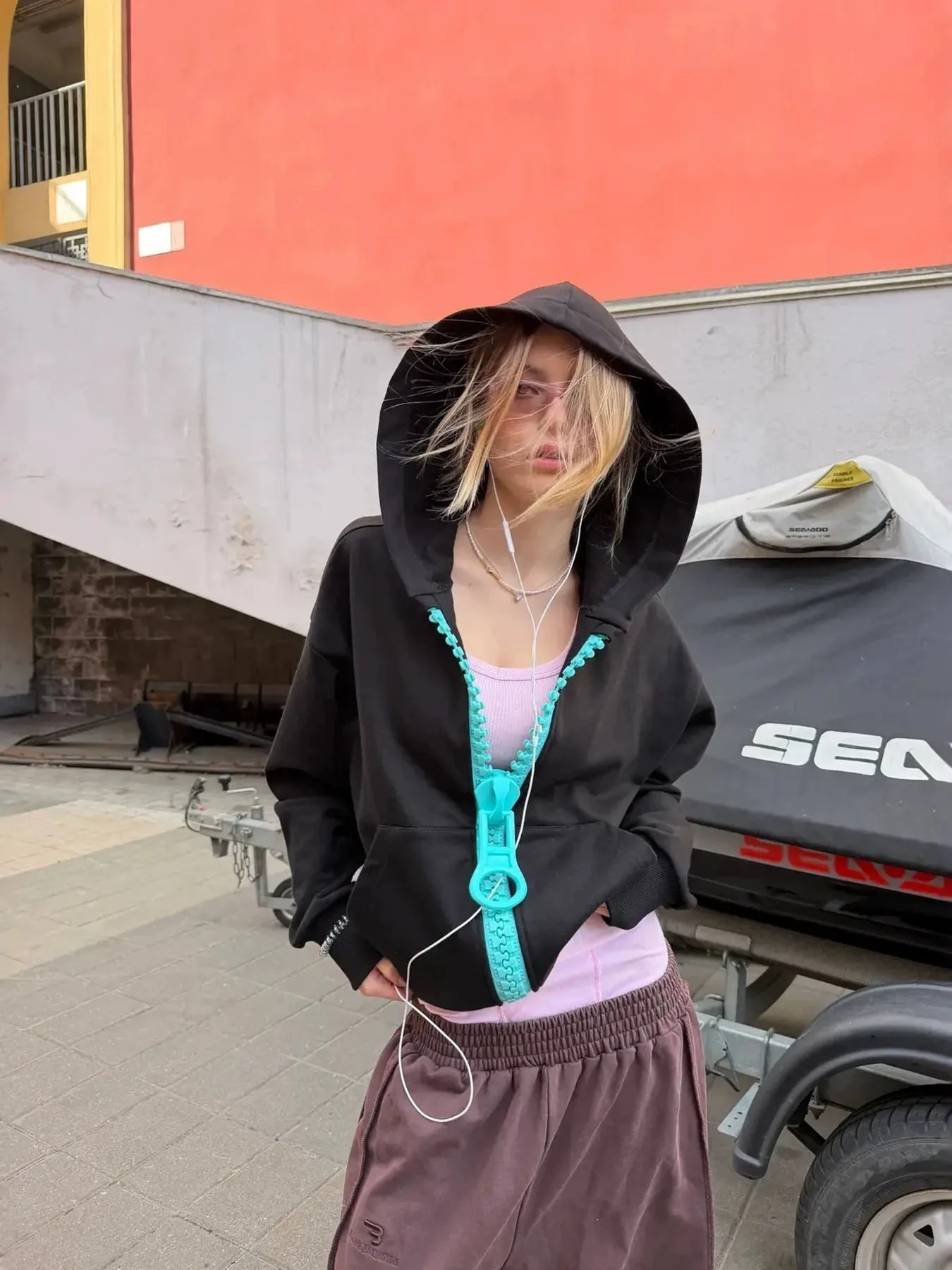 New Y2K Street Loose Casual Contrasting Bright Blue Zipper Hooded Sweatshirt Jacket for Autumn and Winter Season