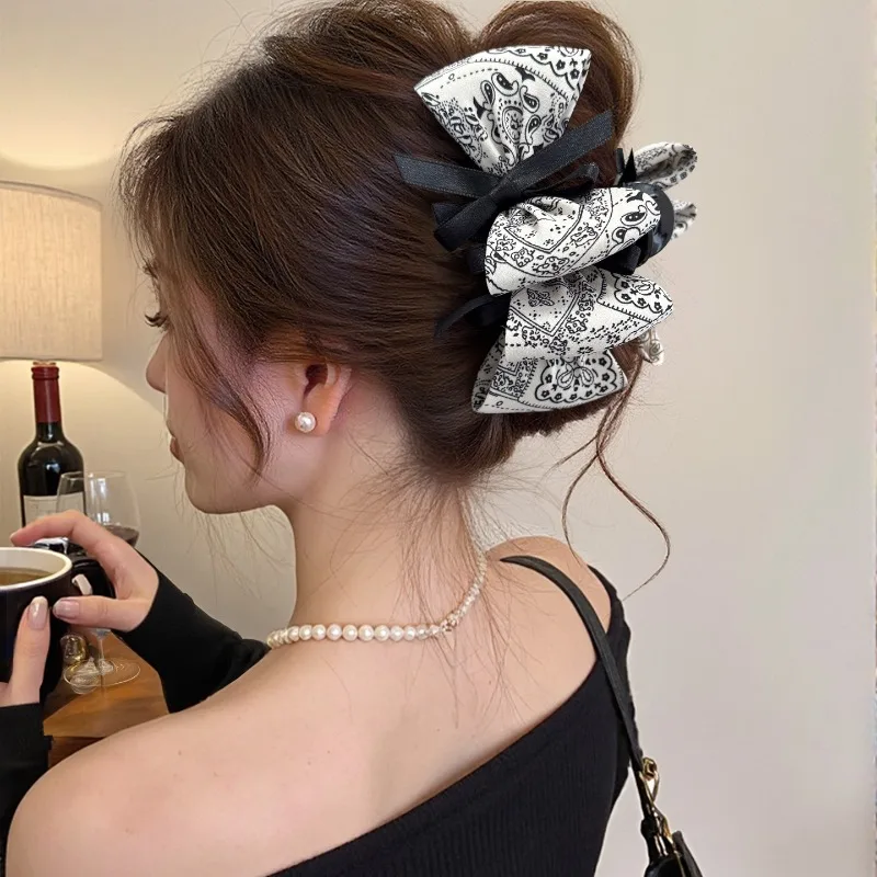 

Elegant Black White Retro Polka Dot Bow Clip Satin Hair Claw Vintage Hair Accessories Hairpin for Women simple grab