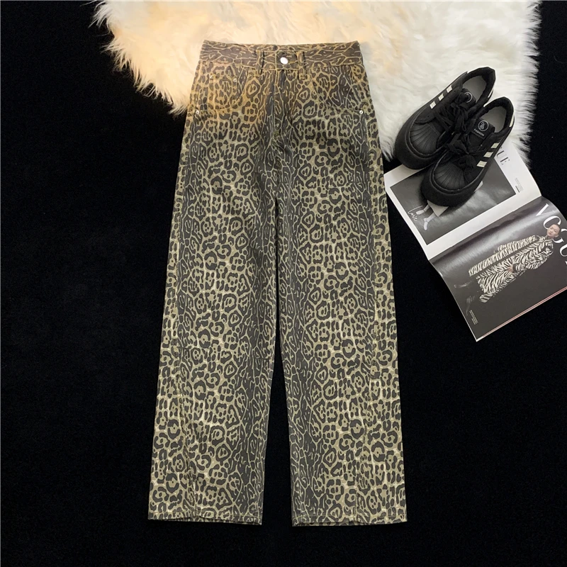 

Real shot of American retro leopard print wide-leg jeans female hot girl plus size loose straight pants casual floor-length