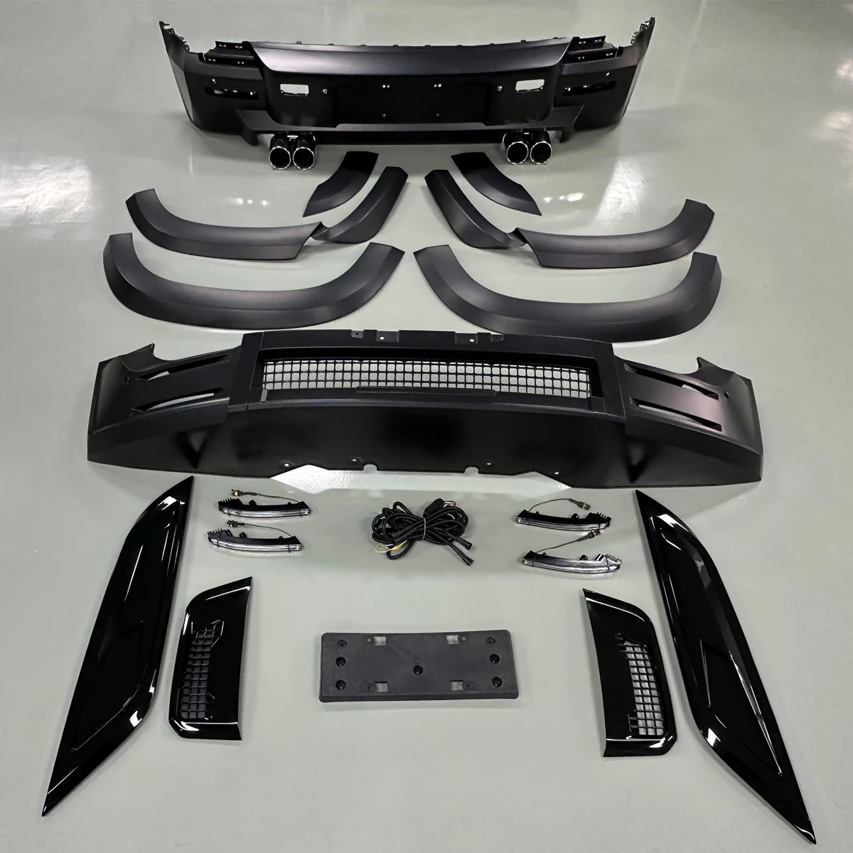 

Factory Price Body Kit for Defender 90 110 130 2019- Change to Lumma.