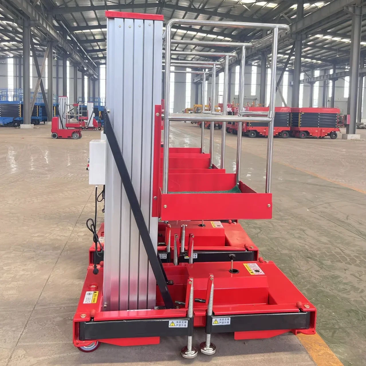 Macchina di sollevamento della Cina della piattaforma di sollevamento del lavoro aereo della lega di alluminio dell'ascensore singolo dell'uomo di fabbrica della Cina 150kg per l'edilizia