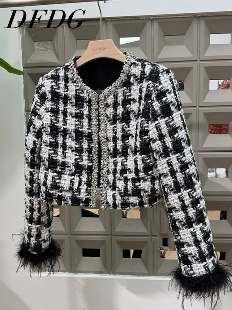

DFDG 2025 Spring Autumn Women's Designer Tweed Blazer Short Jacket Beaded Placket Feather Detail Long Sleeve Luxury Office Coat