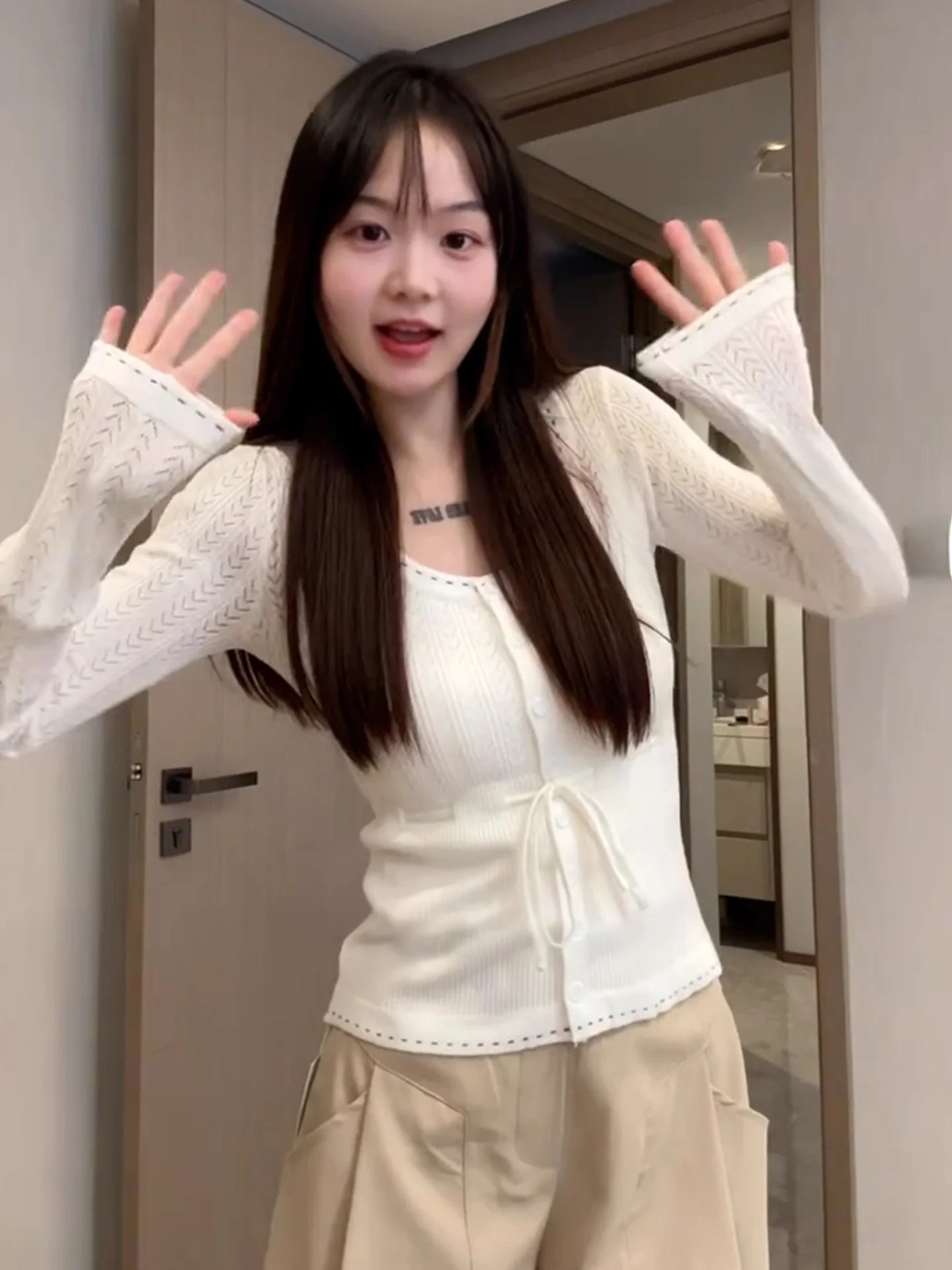 

White Hollow out Long Sleeve Knitted Shirt Women's Early Autumn Korean Style Base Layer Short Top Commute Soft Splice Hollow