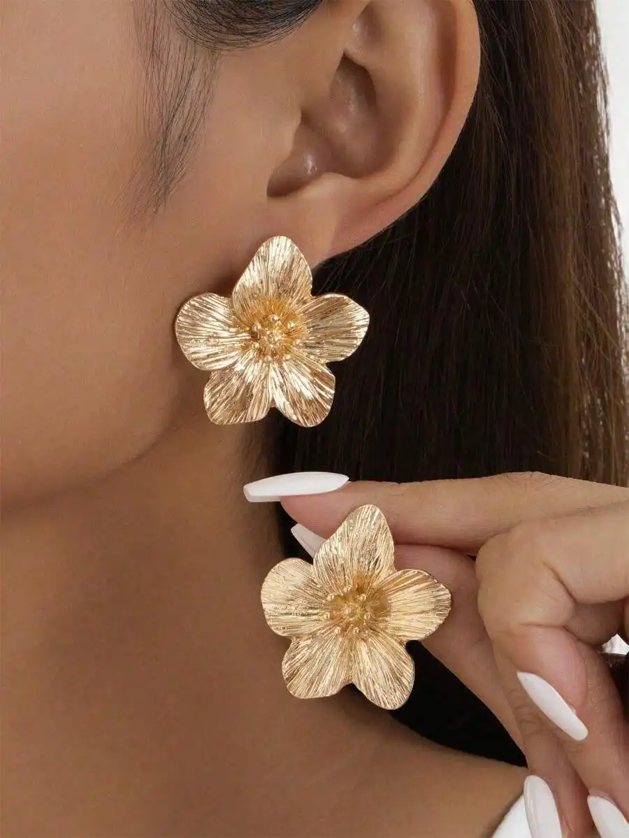 #61 Latest Stud Earrings Offers