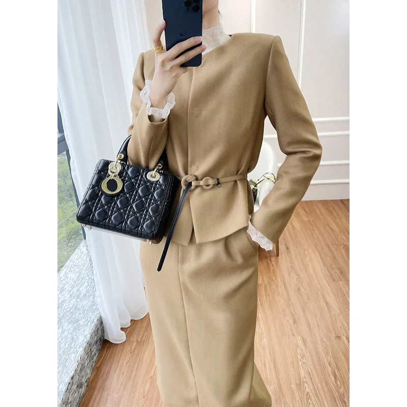 Женский шерстяной пиджак