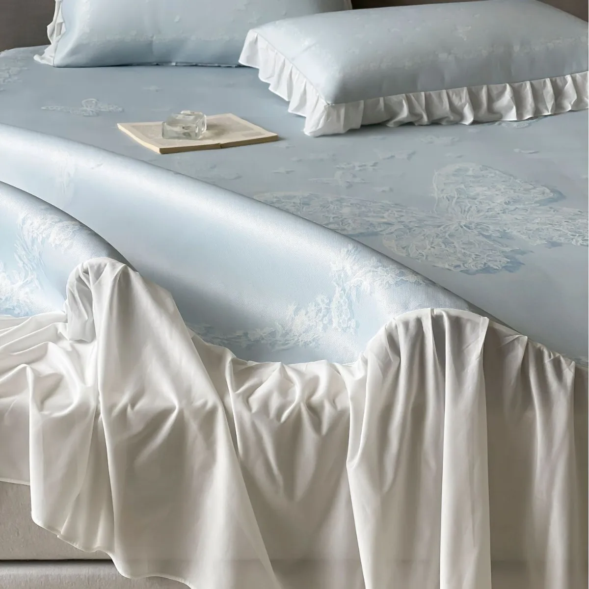 Bed skirt ice silk mat three-piece set air conditioner soft mat silky smooth and cool sleeping naked antibacterial machine wash