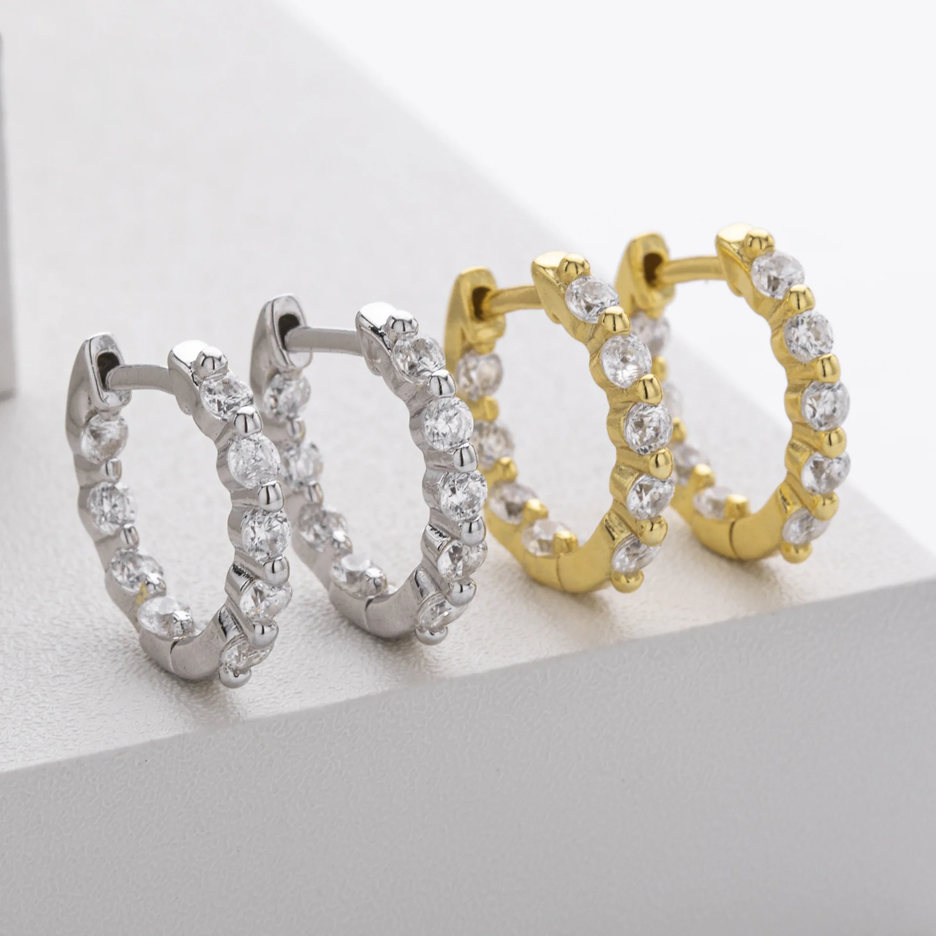 Withered Jewelry Earrings Women's Earrings Ear Cuffs S925 Pure Silver Ear Buckle With Zirconium Round Earrings