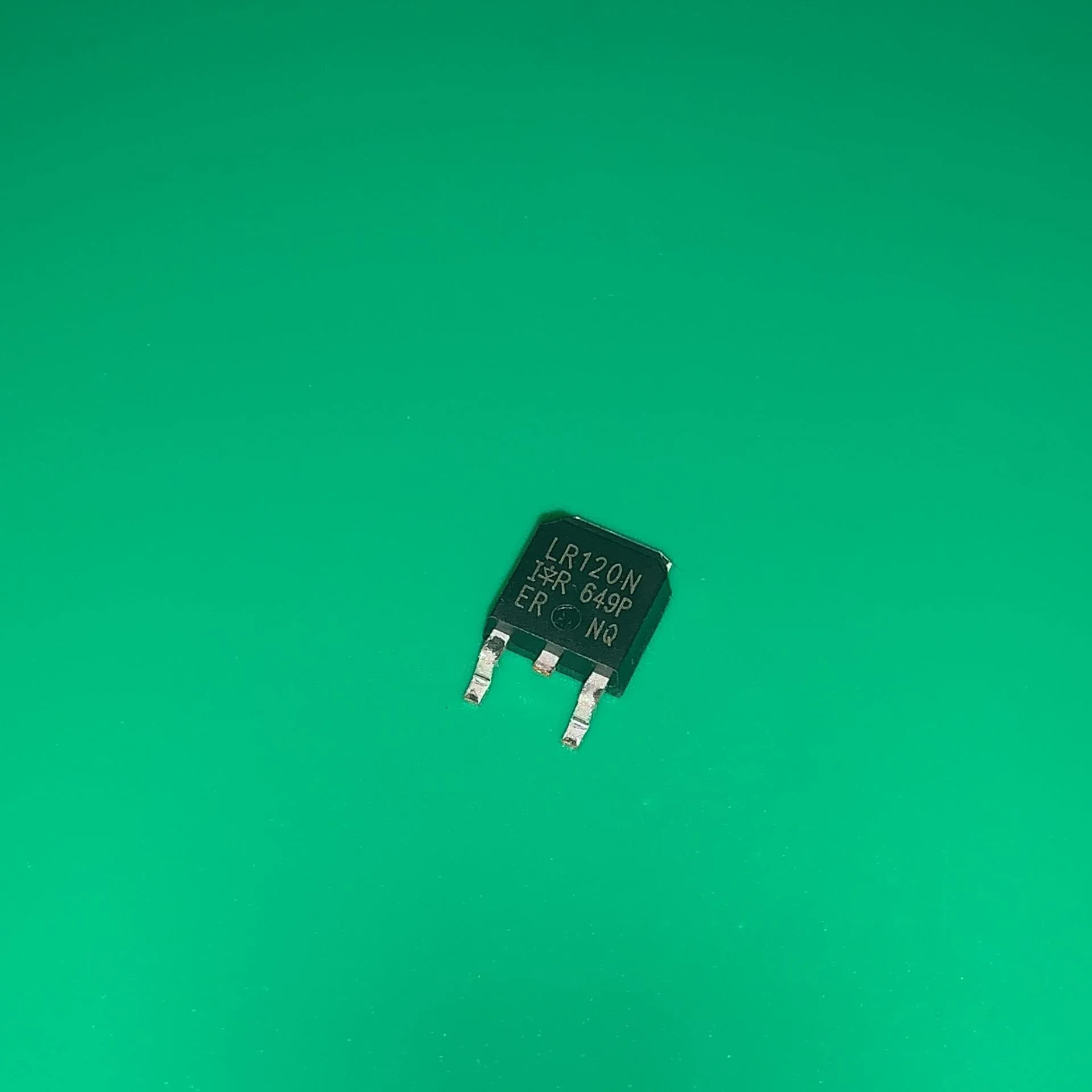 10pcs/lot IRLR120N TRPBF TO252 LR120N MOSFET N-CH 100V 10A DPAK IRLR120NTRPBF IRLR120NPBF LR120NTRPBF LR120NPBF