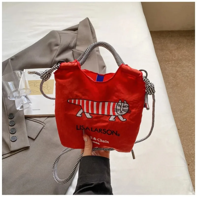 Embroidered canvas bag for women; light single shoulder bag for spring and summer; cross-body handbag.