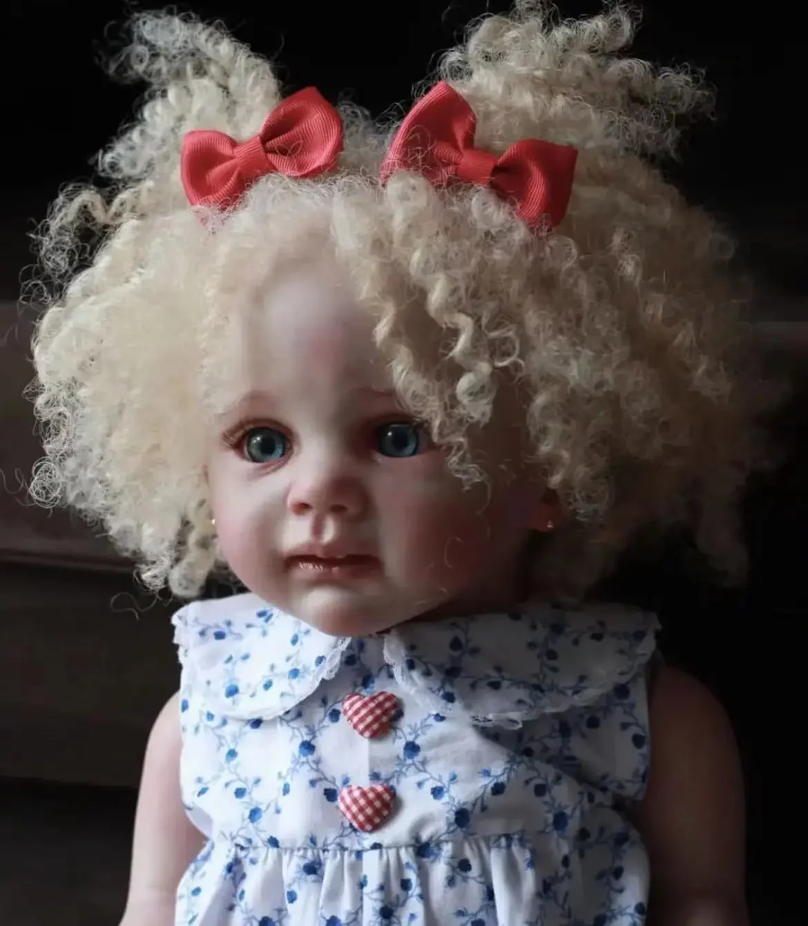 Fornitura limitata personalizzata da 25 pollici Reborn Baby Doll Fritzi con capelli radicati a mano, bambola già finita, regalo di Natale