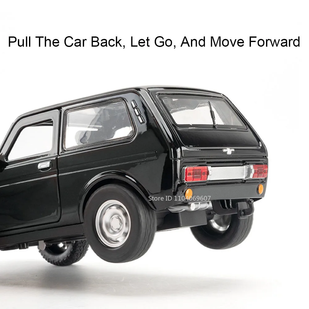 1:18 Rusia Lada Niva modelos de coches de juguete coches Vintage en miniatura aleación Diecast Pull Back 4 puertas abierto sonido luz vehículo regalos para niños