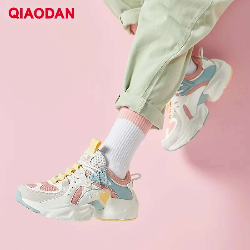 QIAODAN-zapatos informales para mujer, zapatillas de deporte de alta calidad con amortiguación, Estilo Vintage, para exteriores, para Primavera e