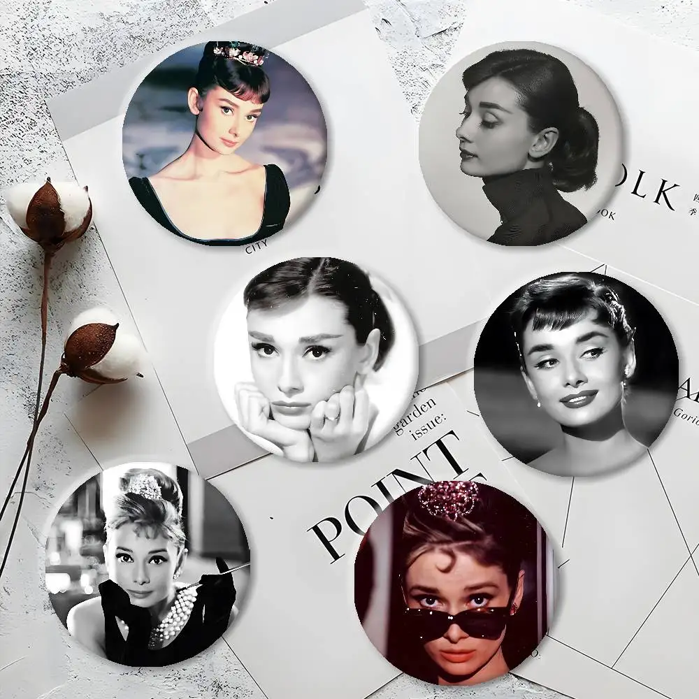 A-Audrey h-hépburn Badges accessoires créatifs épingles en fer blanc Badge drôle broche en métal pour sac vêtements chapeau décor bijoux cadeaux