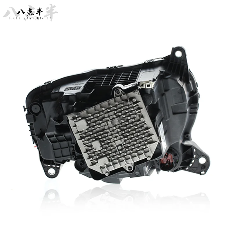 

For 2020-2025 Land Rover Defender 90/110 LED Matrix Headlights New Model Upgrade And Replacement With 6500k Color Temperature