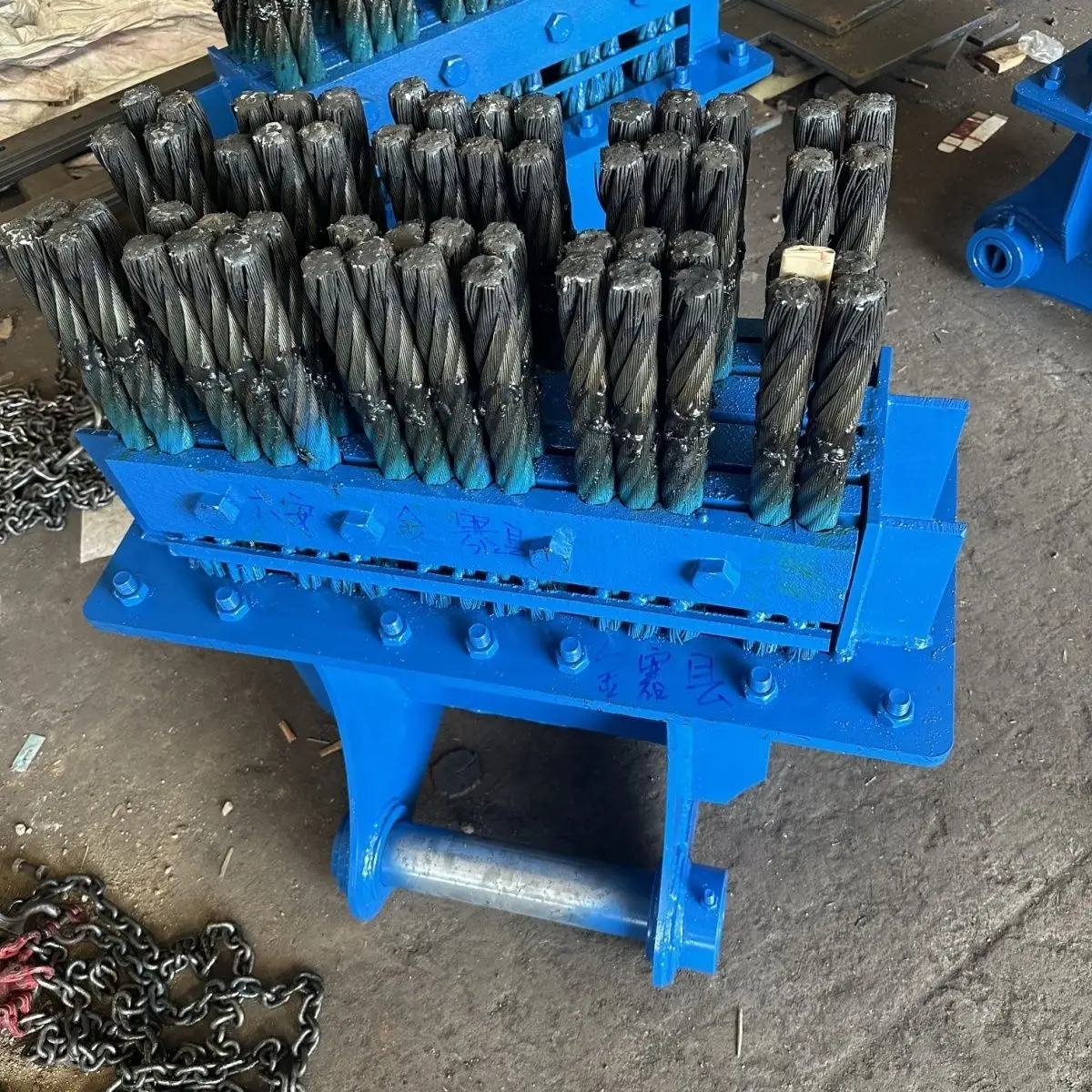 Wide one meter tunnel excavator steel brush, culvert bridge cleaning slag broom, engineering ground special cleaning brush