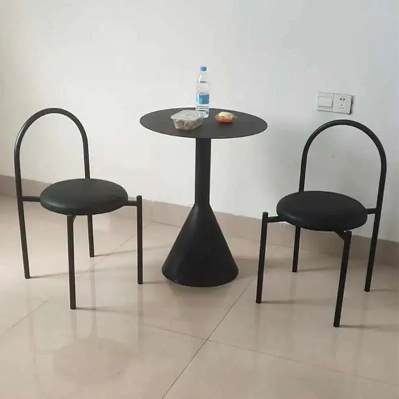 Entspannende Lounge Esszimmerstühle Schlafzimmer Ergonomischer Freizeit-Designerstuhl Einzelbar Maßgeschneiderte Balkonmöbel Weiche Möbel