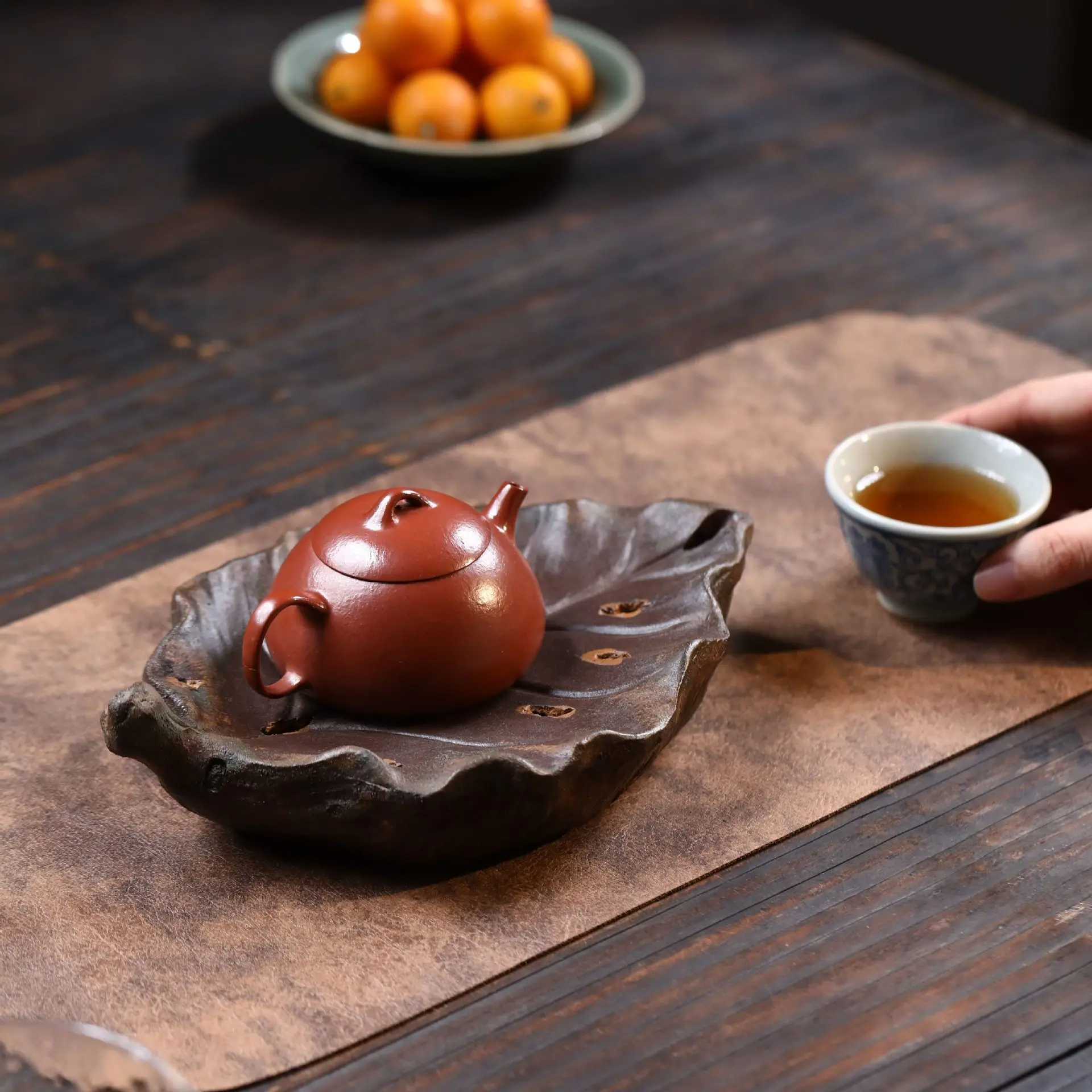 Yixing Leaf-Shaped Tray, High-End Purple Clay Double-Layer Water Storage Dry Brewing Platform, Home-Use Kung Fu Tea Maintenance