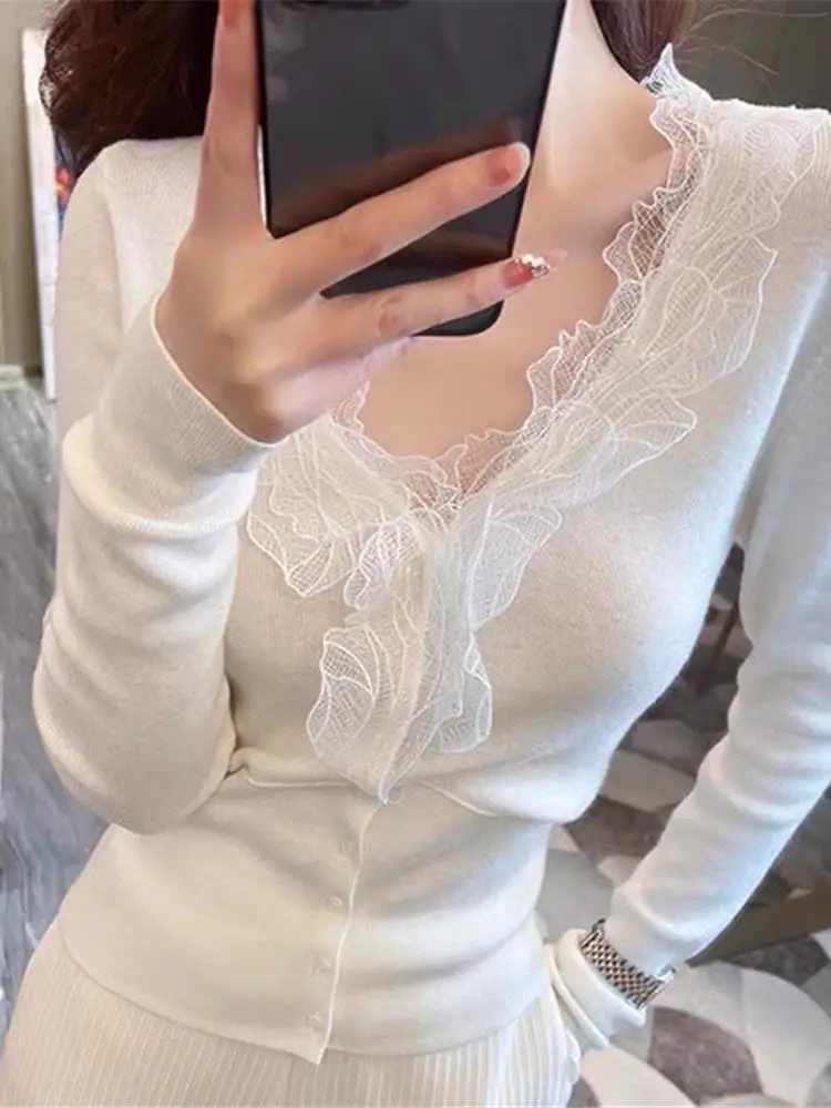 

Women's Slim Fit V-Ne Long Sve Lace Base irt Knitted Sweater Inner Wear High-End Feeling Autumn Winter Faion Top