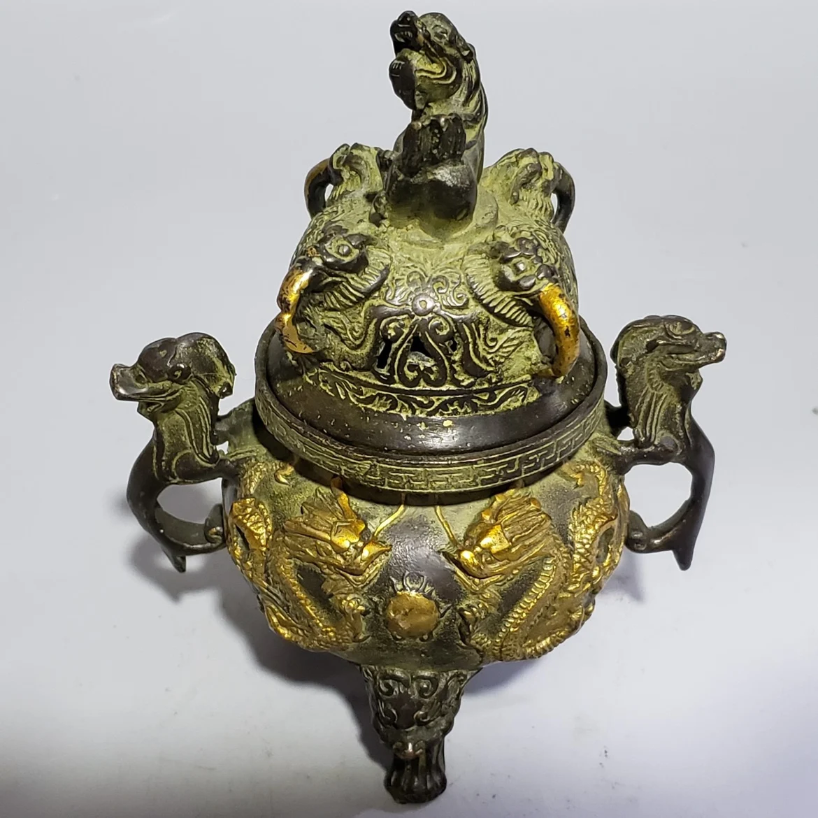 Antique collection Copper gilt Kowloon incense burner, incense burner, hollow gilt antique bronze old incense burner ornament