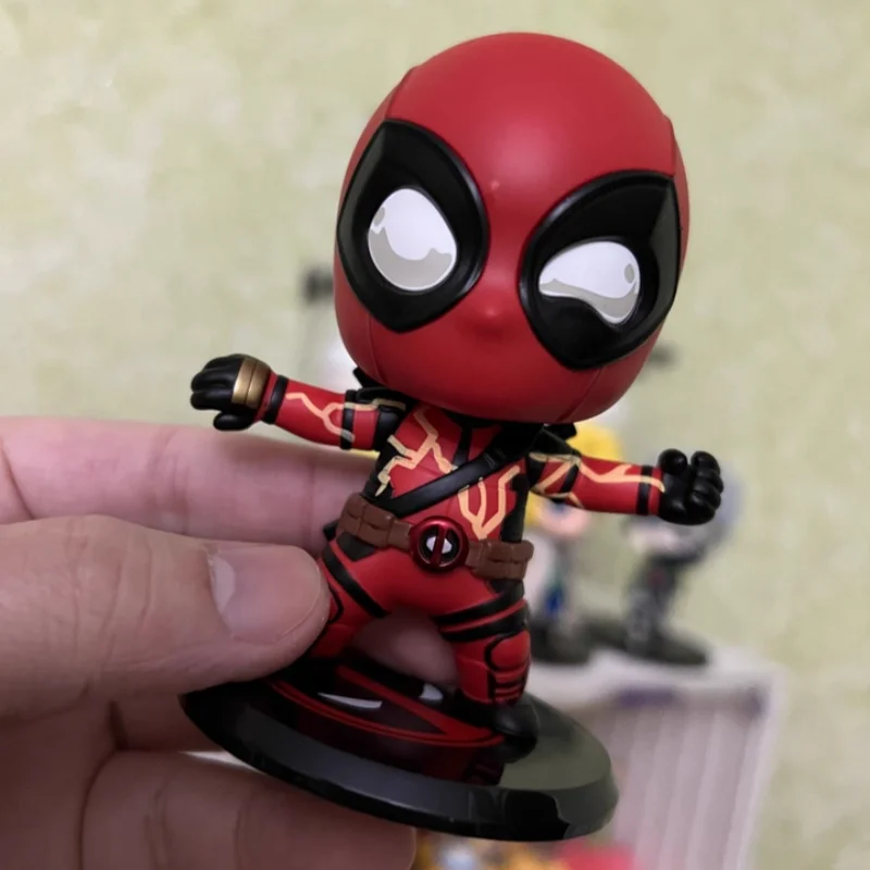 

Hot Toys Marvel Deadpool And Wolverine Cosbaby Mini Action Figures Head-Shaking Figurine Collectible Model Gifts Collect Toys