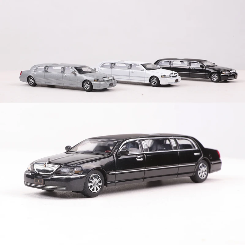 GCD 1:64 Town Car Limousine Alloy Model Car