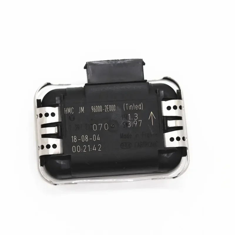 960002E000 Is Suitable for The Modern Tucson 2005-2009 Wiper Sensor Module Assembly