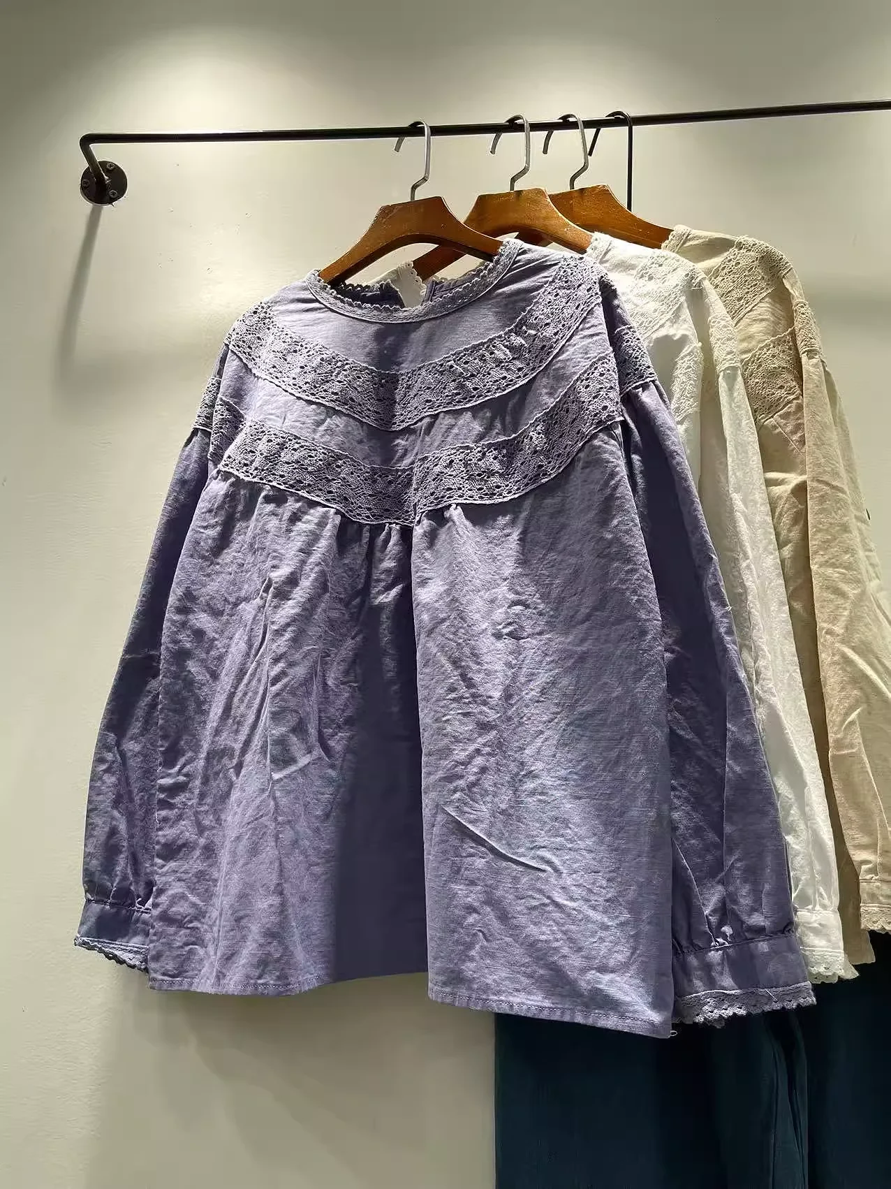

Bust 112cm large size tops original 100% cotton purple shirts for women pullover autumn spring lace embroider patchwork shirts