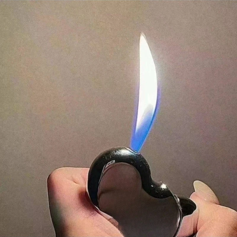 

Hot selling heart-shaped lighter zinc alloy windproof open flame lighter hung around the neck is a high-end gift for friends