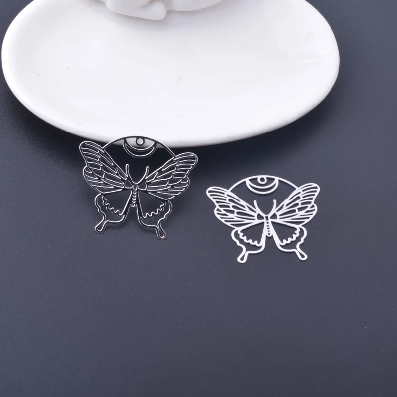 10 Stück Messing-Filigran-Anhänger mit ausgehöhlten Motiven von Motte, Schmetterling und Meerjungfrau, Edelstahl, goldfarben, für DIY-Schmuckherstellung von Ohrringen. – Detail 6