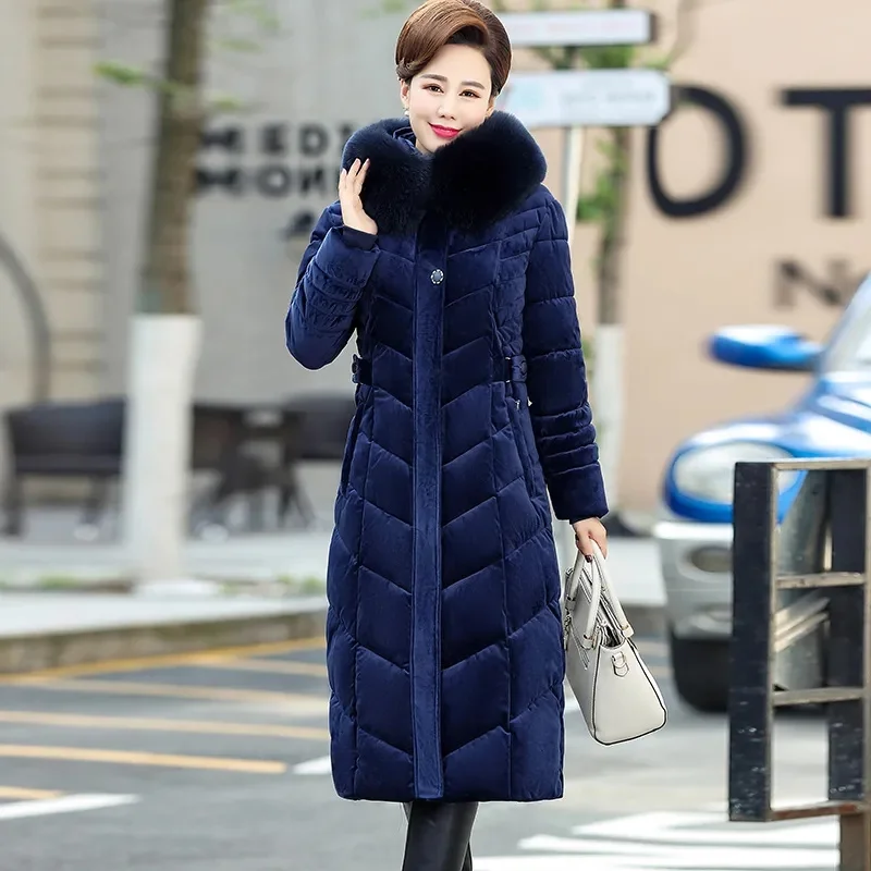 Long Mom's Winter Parka Quilted Elegant Luxurious Golden Velvet Down Cotton Coat Middle-aged Elderly Women's Thick Warm Jacket