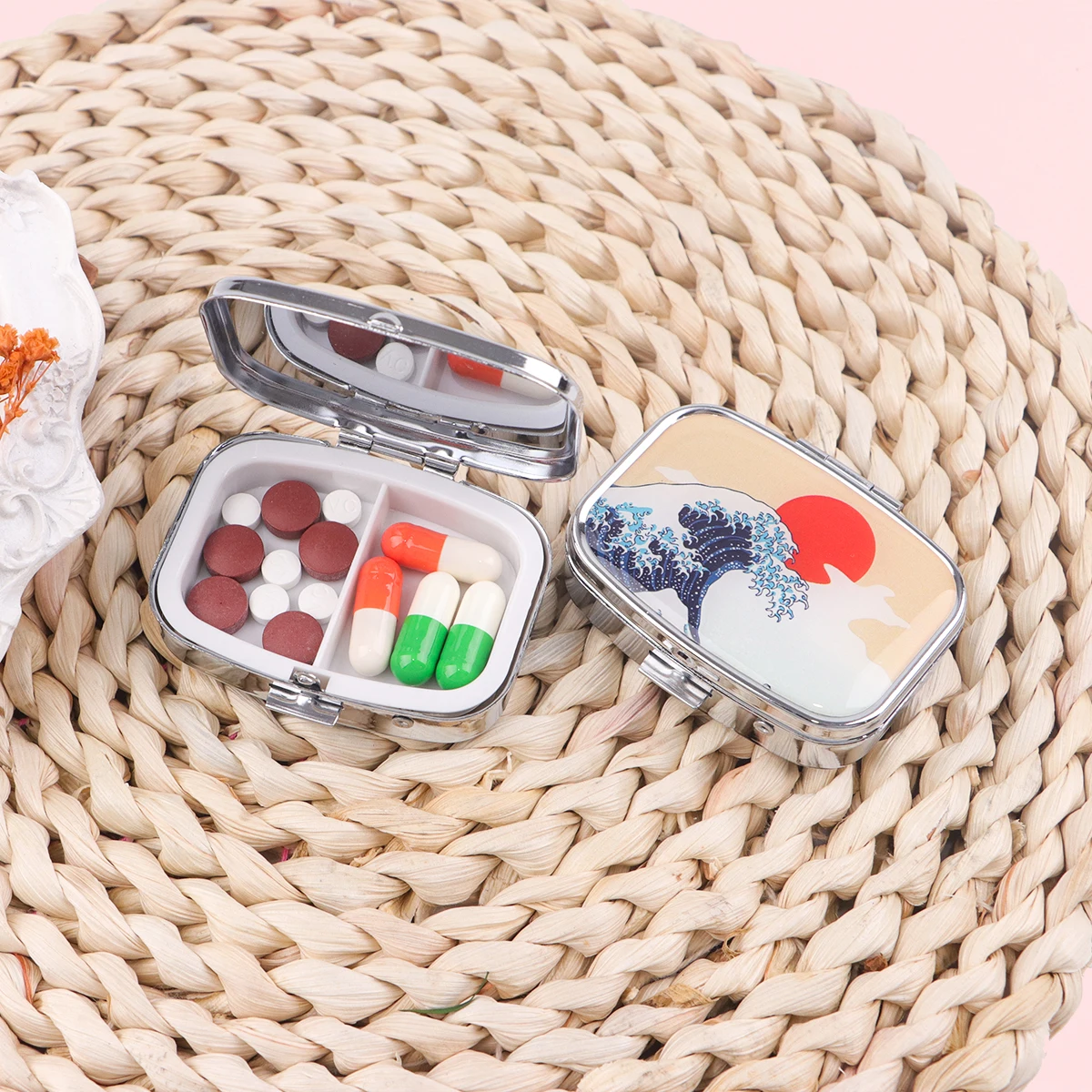 Oil Painting Metal Medicine Box with 2 Compartments Portable Travel Sealed Small Pill Organizer Container Storage