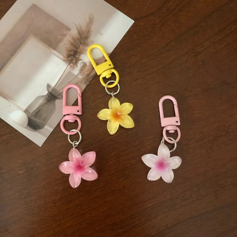 New Sweet Colorful Flower Keychain Resin Hanging Jewelry Car Key Ring Pendant Rope Decoration Earphone Case Pendant Girls