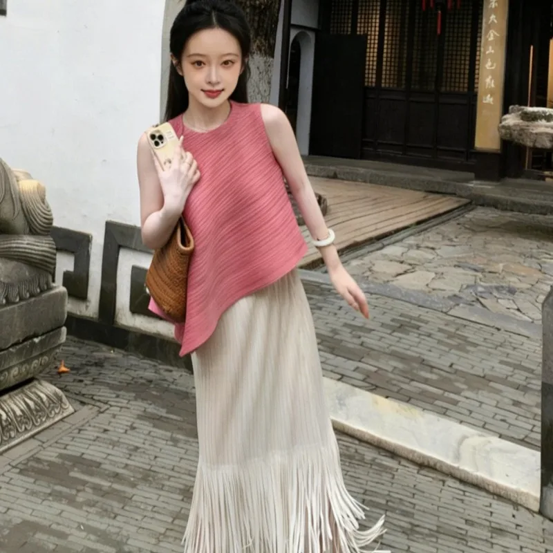 

Комплект с плиссированной юбкой Miyake, лето 2026, новинка, однотонный, с асимметричным подолом, безрукавный жилет, женская элегантная белая юбка с бахромой