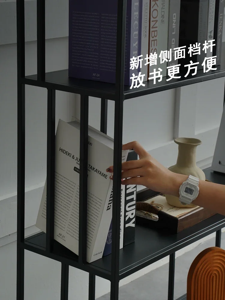 

Скандинавская напольная стальная книжная полка для гостиной, полка из кованого железа, простой стальной каркас, перегородка для хранения всего стен, книжный шкаф