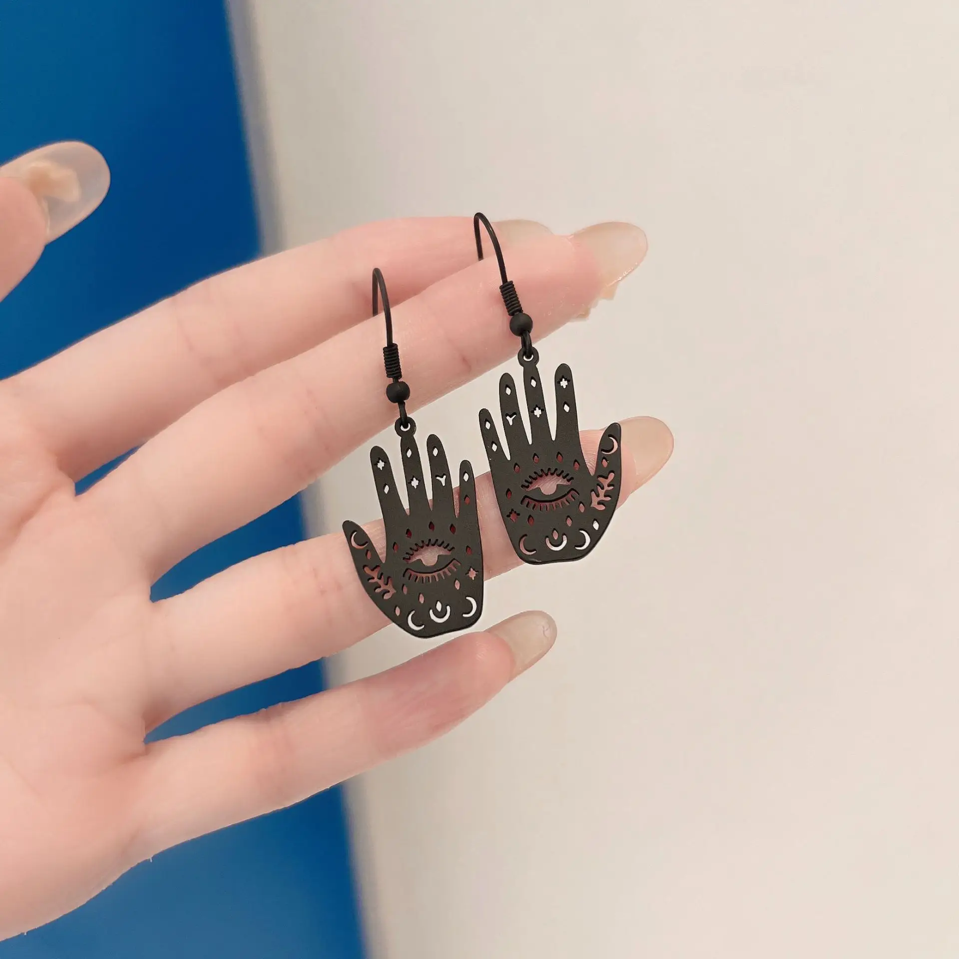 E239 فاطمة أقراط اليد ، شخصية جديدة ريترو الأسود اليد العين القمر سبيكة إسقاط أقراط ، الأزياء والإكسسوارات بالجملة #3