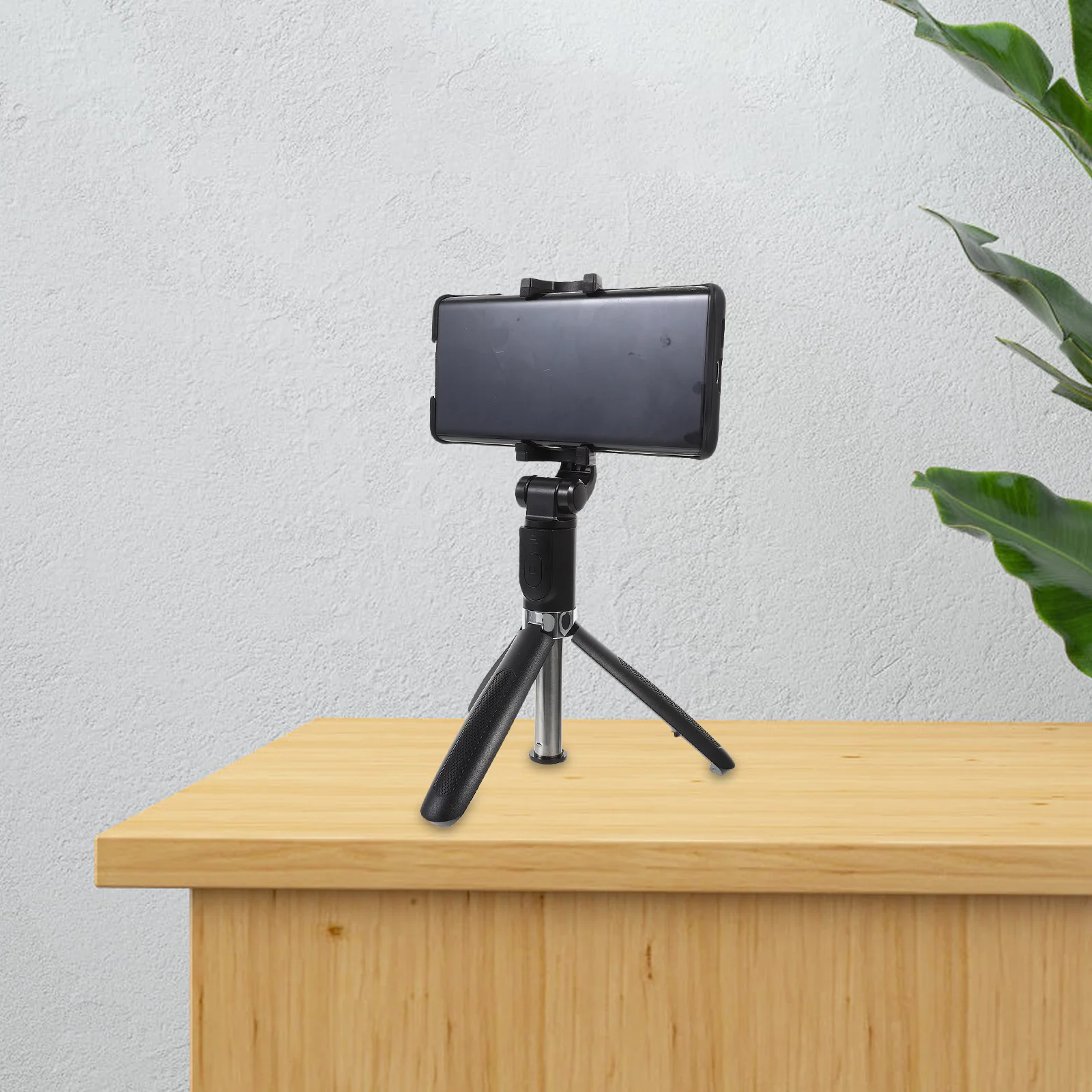 

Sturdy Mobile Phone Holder Tripod Wireless Remote Control Selfie Stick Practical Useful 51 43