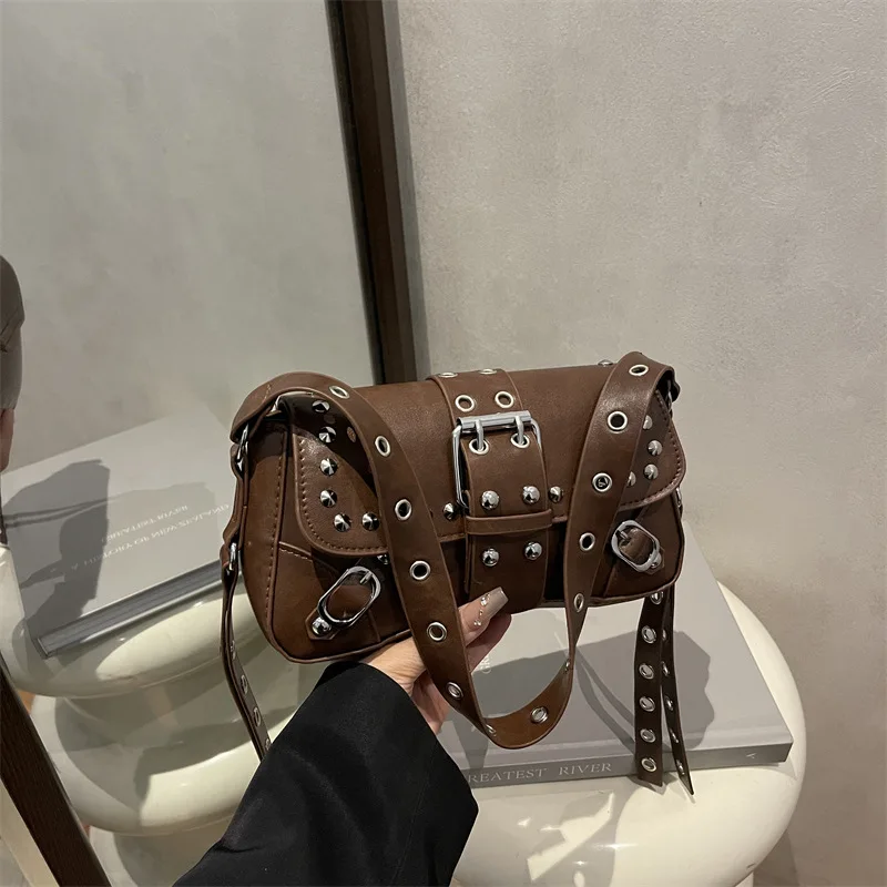 

Мотоциклетная сумка, женская сумка через плечо с заклепками и пряжкой на ремне, крутая модная сумка через плечо для девочек, индивидуальная сумка-багет под мышками