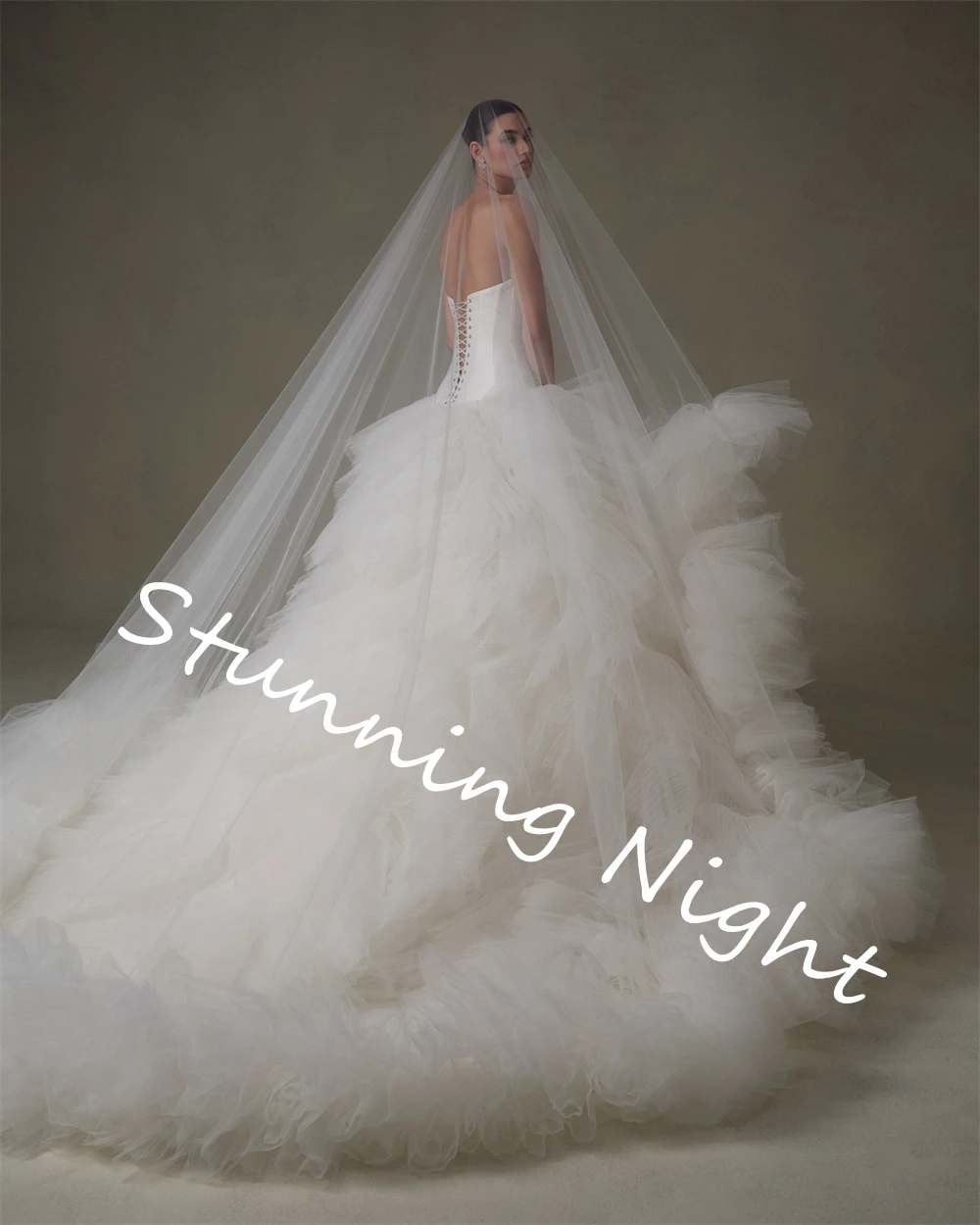 맞춤형 럭셔리 화이트 Organza 이브닝 드레스 Strapless 민소매 Vestido De Novia 레이스 업 맞춤형 행사 가운