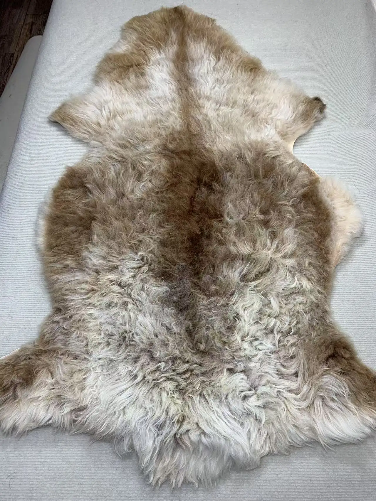 Natural Fluffy Sheep Fur Fabric, Whole ShFluffy Sheep Fur Fabric, Whole Sheep Fur Pure Wool Blanket Carpet, Colorful Bedside Rug