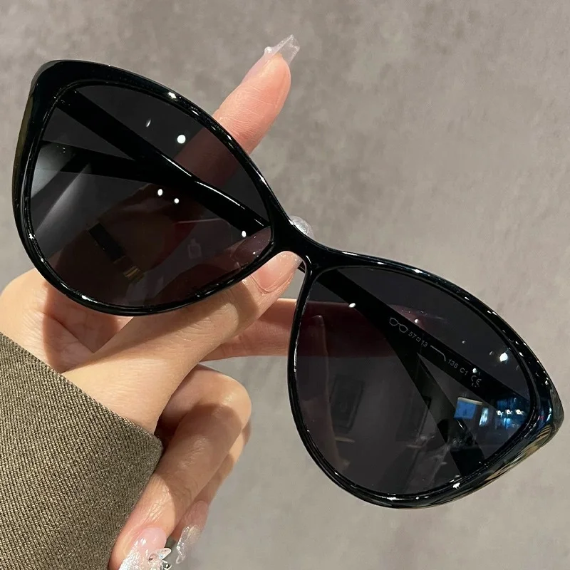 

Retro Trendy Cat Eye Sunglasses for Women Large Frame Shades Outdoor Travel Driving Sunscreen Eyeglasses UV400 Sun Glasses