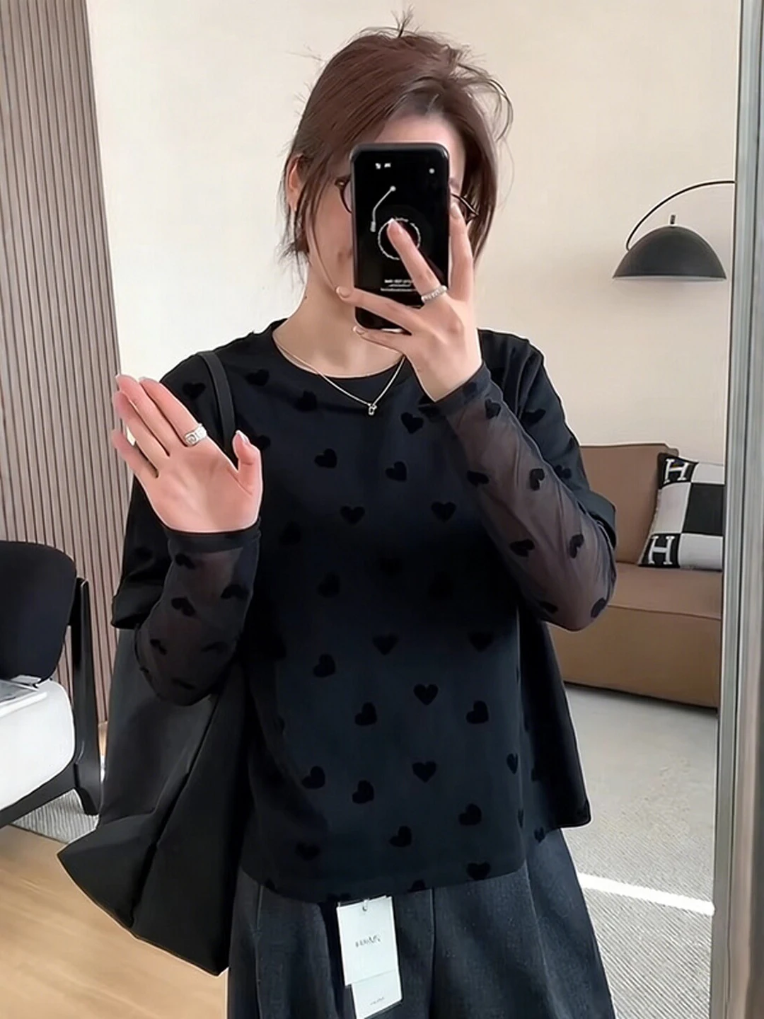 

Женская футболка с круглым вырезом и дизайнерскими сетчатыми вставками, длинный рукав, дышащая, летняя, модная, повседневная, с принтом в виде сердца