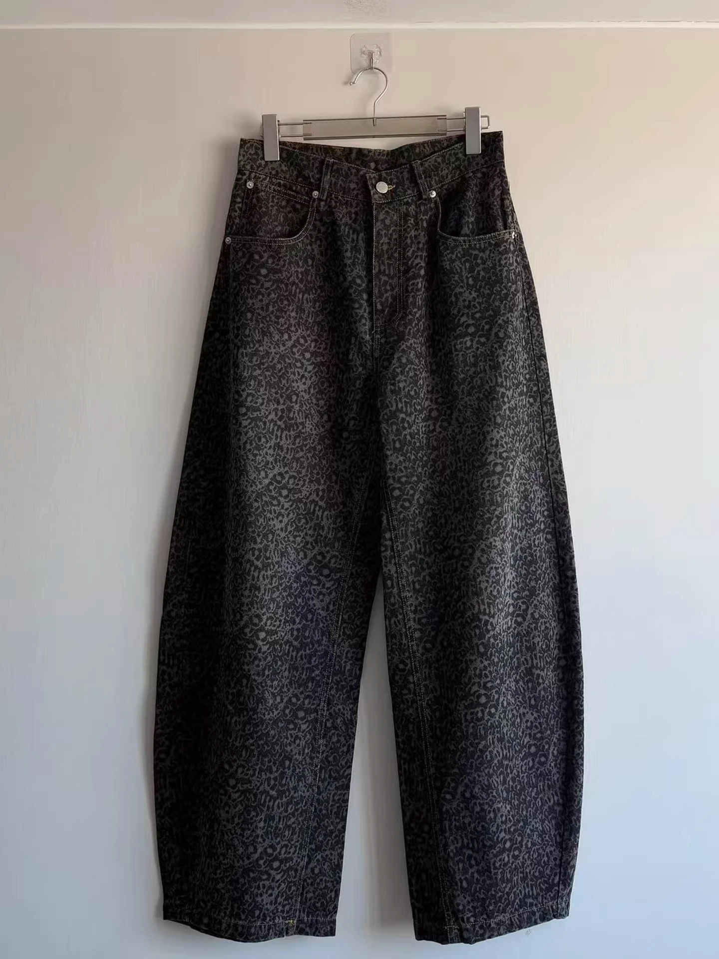 Retro American Blue Leopard Print Embroidered Jeans Men's Straight Leg Wide Leg Pants Casual Washed out Design Spring Fashion