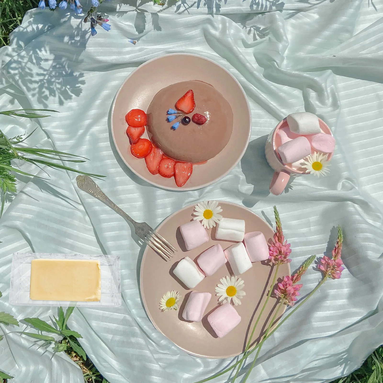 

1Pcs Rectangular Glass Butter Container Elegant Embossed Cover Food Storage Box Clear Dish for Kitchen Home Hotel Flatware Use