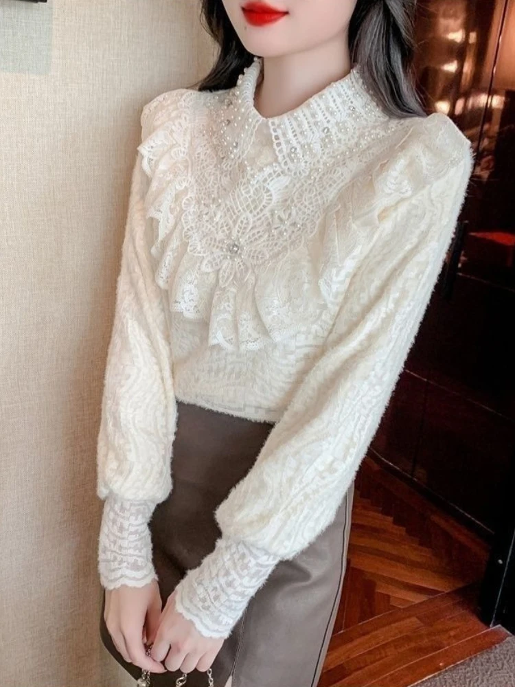 Blusa de encaje de estilo francés para mujer, camisa de manga larga con forro polar grueso, Top cálido para otoño e invierno, cuello semialto con volantes y cuentas