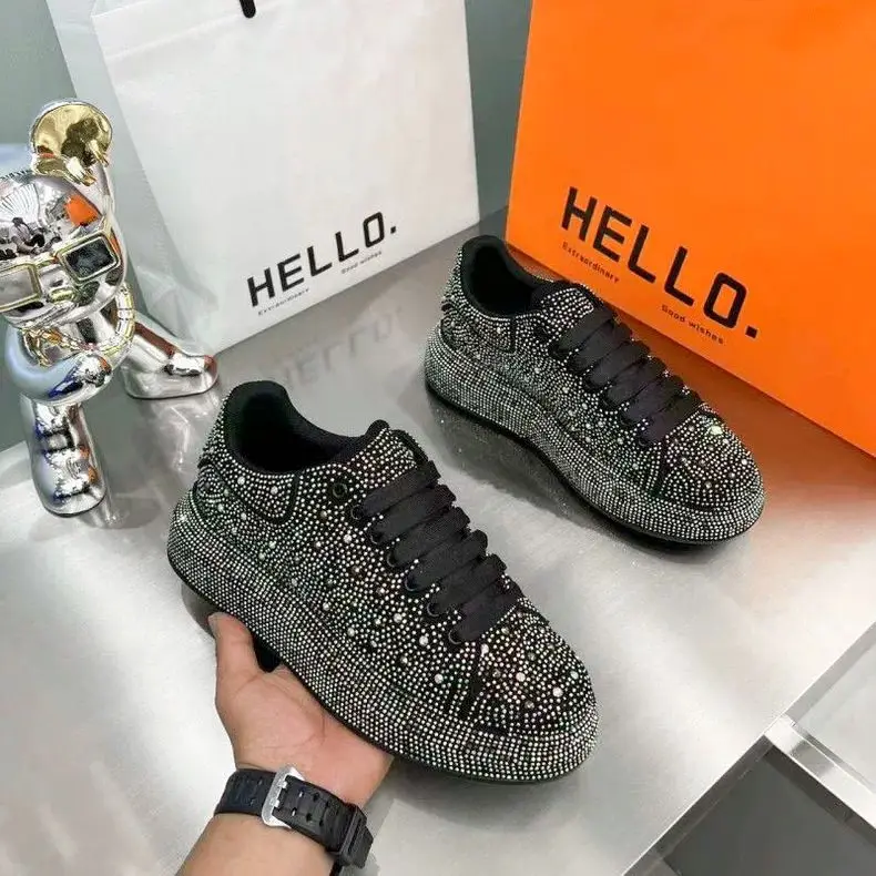 

2025 Fashion Men's Casual Shoes Diamond Rhinestones Handmade Lace-Up Business Loafers Comfortable Breathable Walking Sneaker