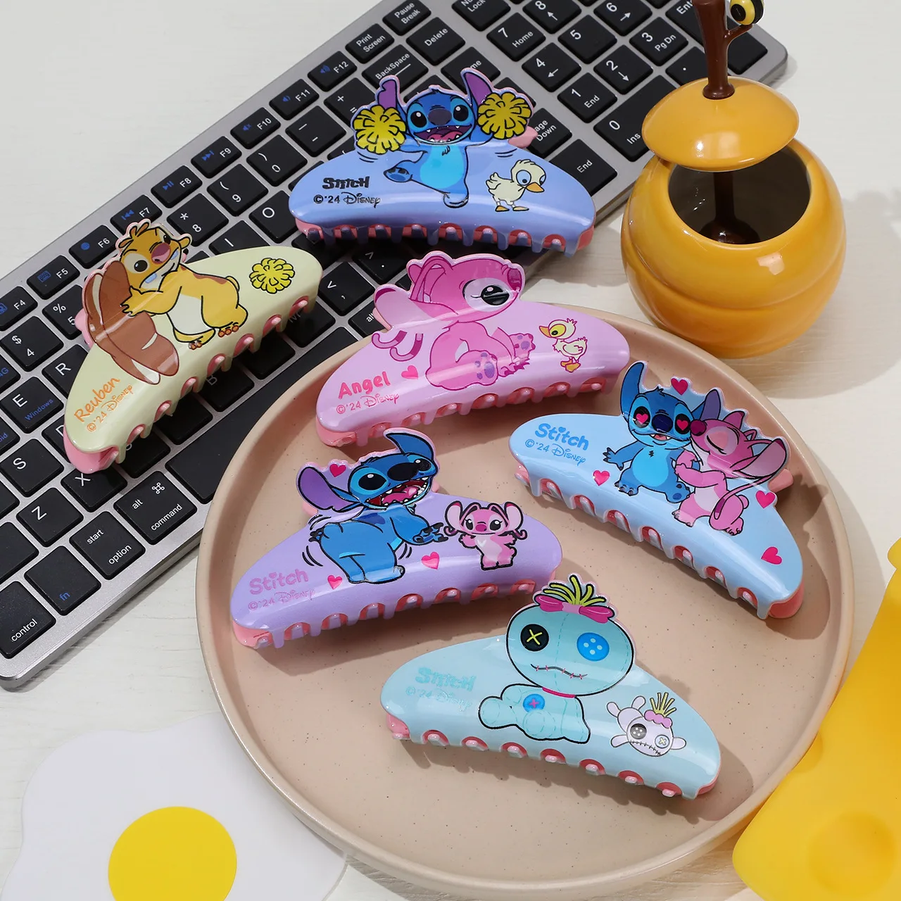 

Hot Anime Disney Stitch Series Cartoon Acrylic Hair Claws Cute Student Updos Shark Clip Delicate Girls Hair Accessories Headwear